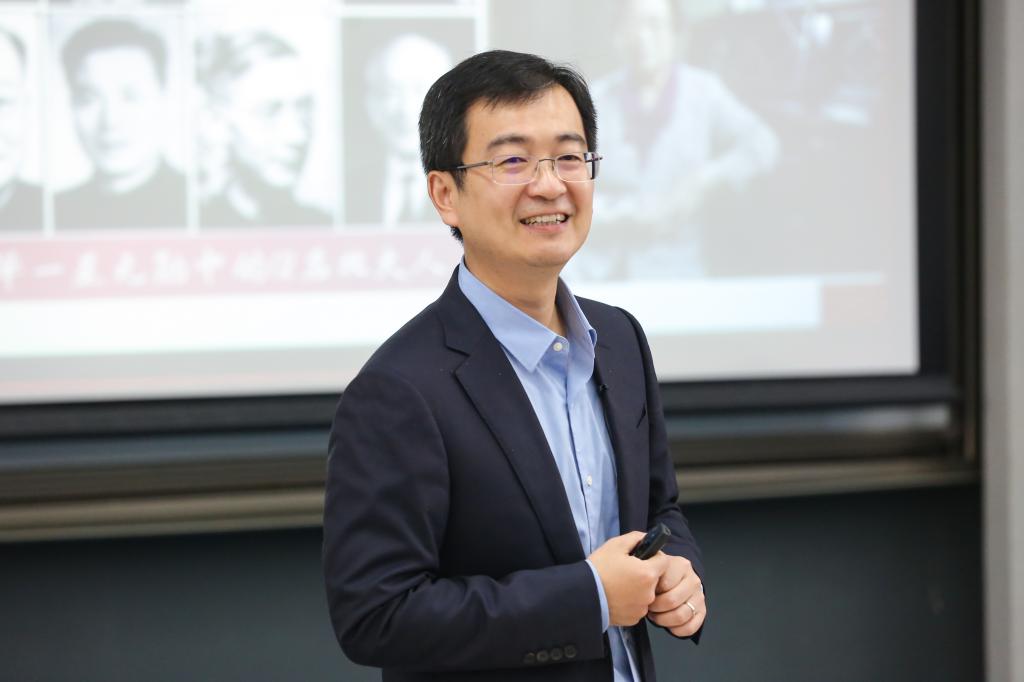 滕飞：普遍涉猎，，，，，择一钻研