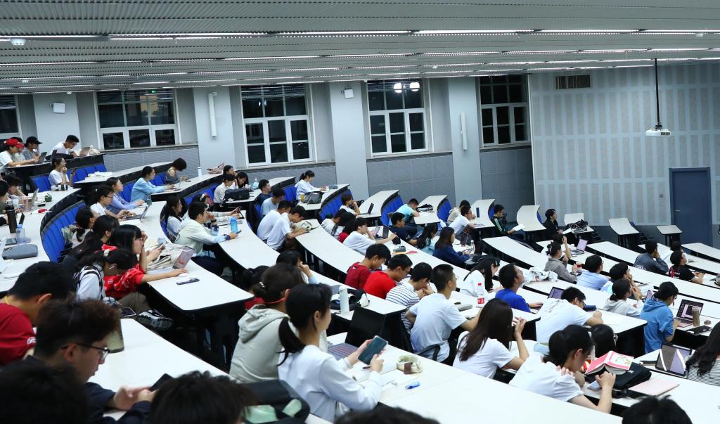 价值引领与职业妄想 | 刘晓蕾：穿越周期，，垂头做自己该做的事