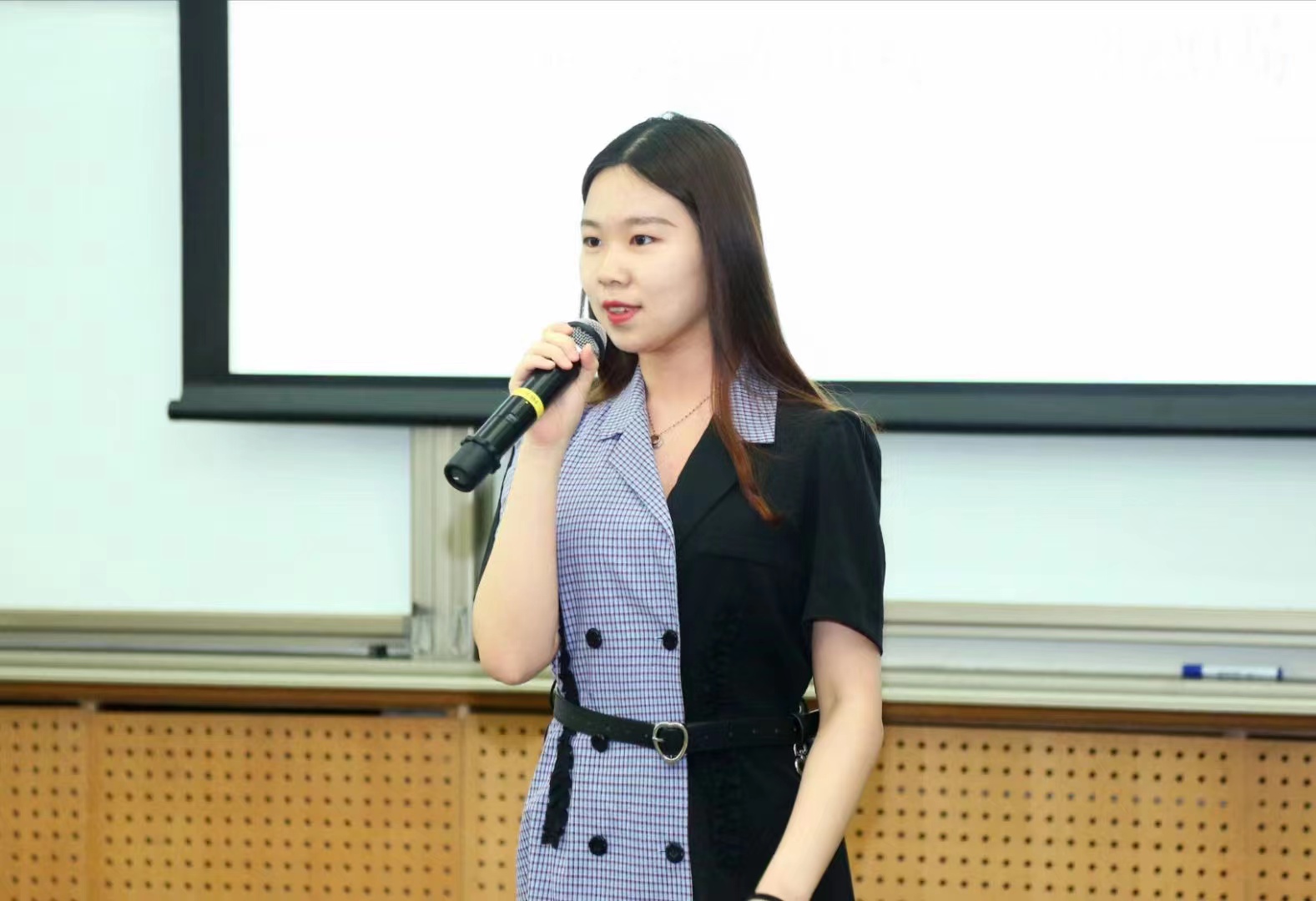 安博电竞故事集丨侯诗琪：冀以尘雾之微，，，，补益山海