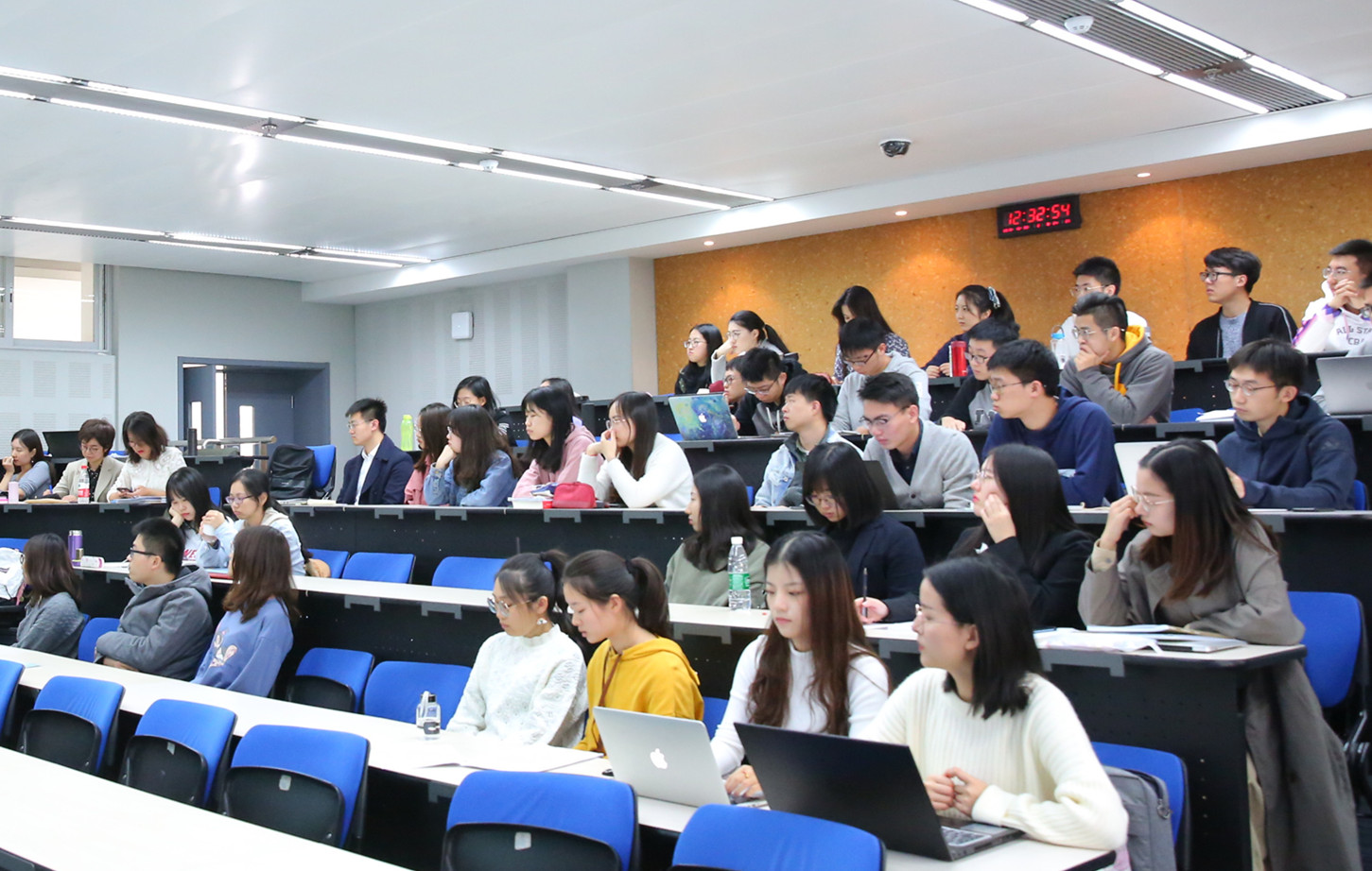  2019级新生，，，，，，最近怎么样？？？？？