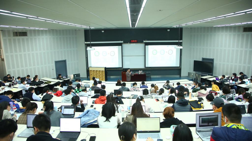 22BA9FF1084205692F2BDAE452E_5CF82C52_1762C