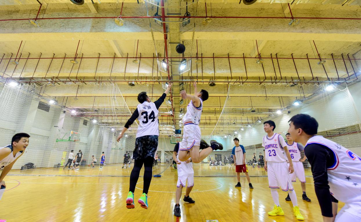  最青春|球场英姿飒爽，，，青春安博电竞正茂 