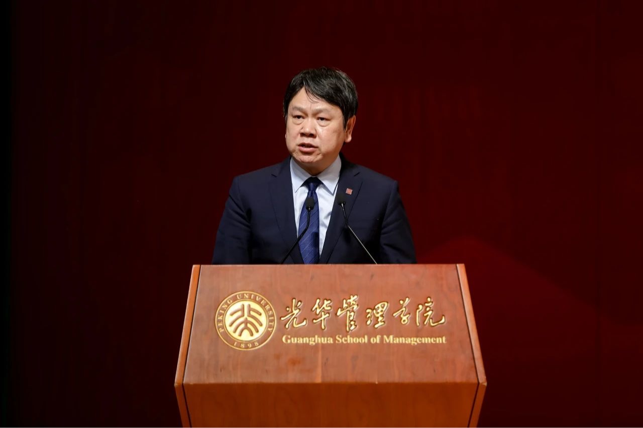 谦卑的头脑者丨北大安博电竞院长刘俏2024年开学仪式致辞