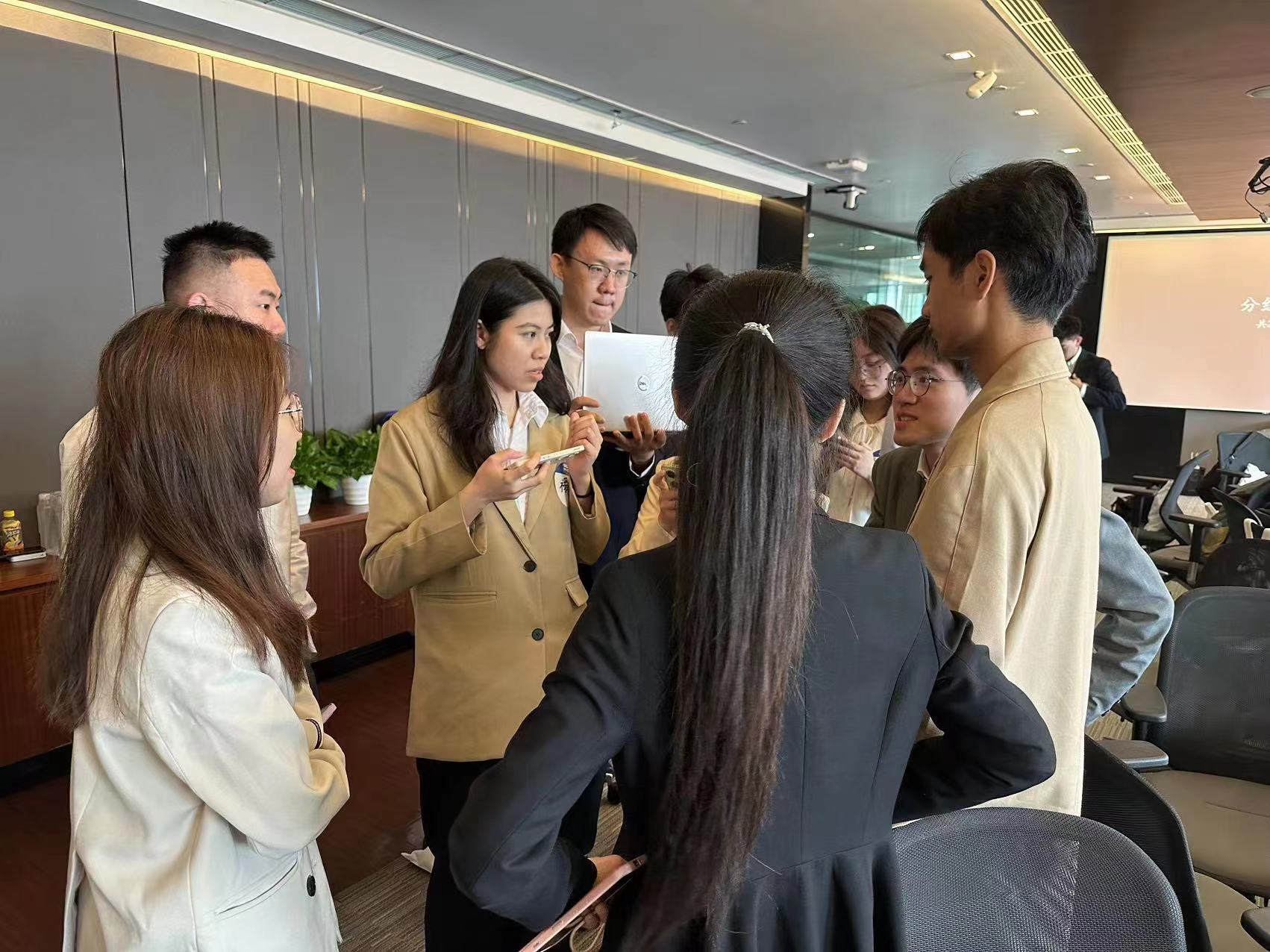 162752EEAE4B03C7D369CF33C7A_AC1F67F2_435B7