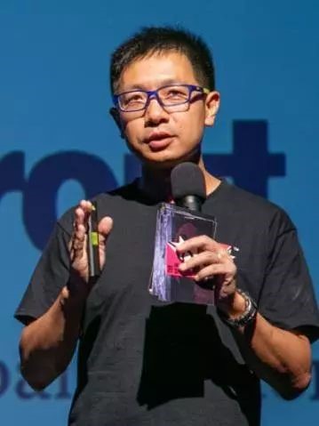 82D6CB31BB2015F15B2B20F05B0_10E44F0B_6990