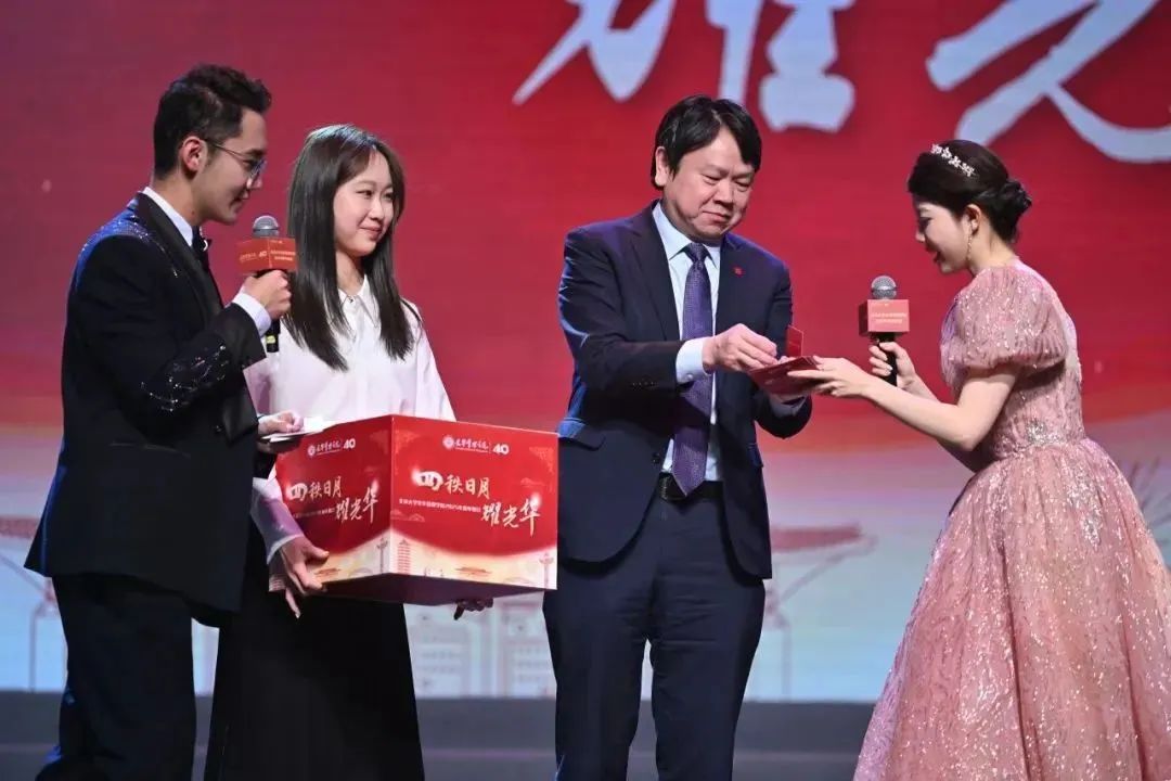 9DF2920E527D2B6964802670509_5BD87438_15A41