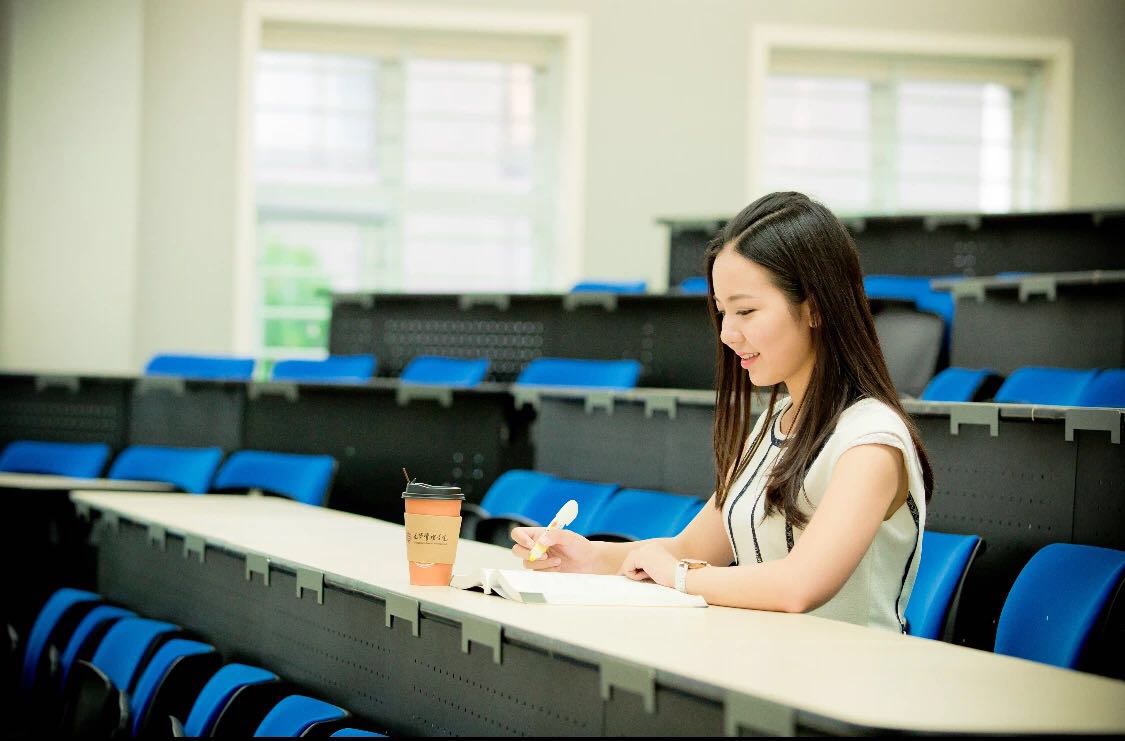 F53546BB64A9D8E97EAF85694C3_C0469645_14308