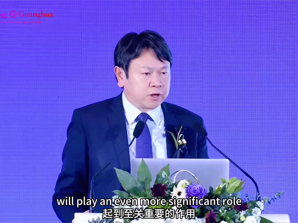 安博电竞治理学院院长刘俏主旨讲话